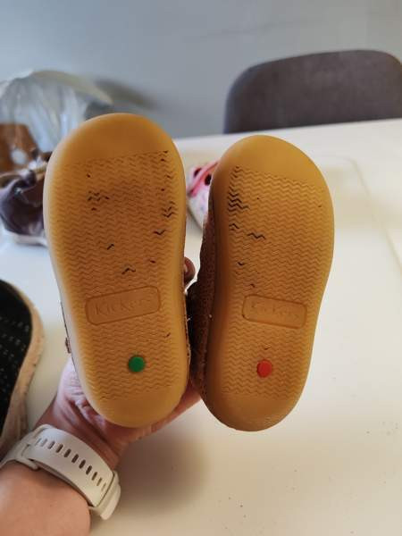 Kickers paljasjalkakengät koko 22 Lieto - valokuva 4