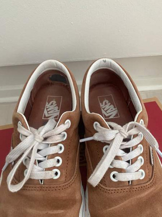 Vans (41, mokkanahkaa) Эспоо - изображение 3