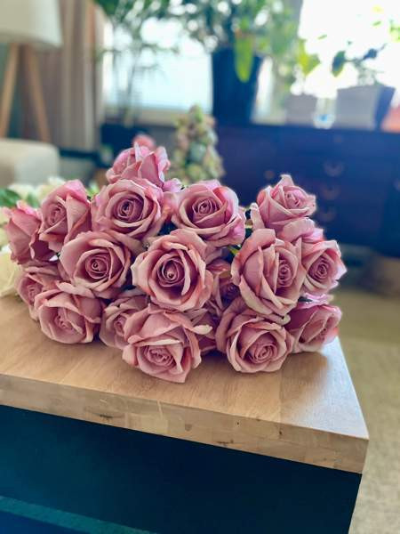 Iso kimppu vaalean roosan sävyisiä ruusuja Lahti - photo 1