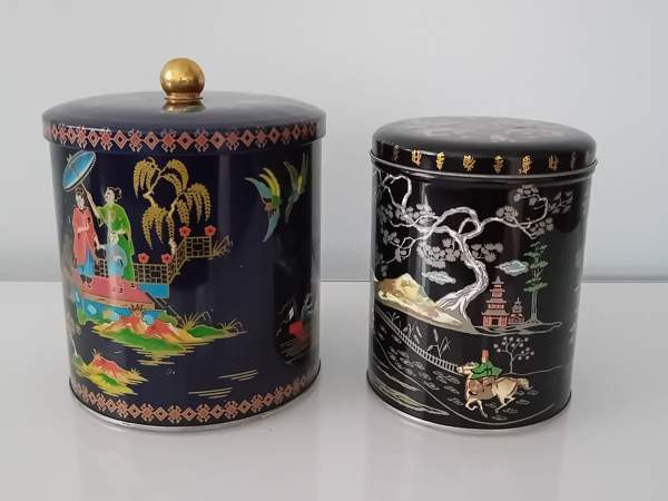 Vanhat englantilaiset peltipurkit Helsinki - valokuva 1