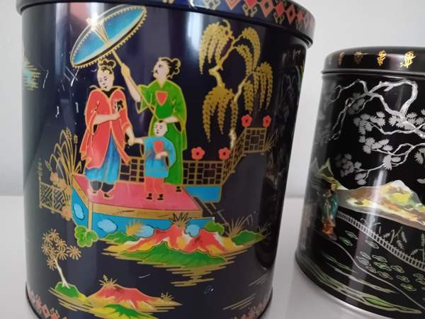 Vanhat englantilaiset peltipurkit Helsinki - valokuva 3