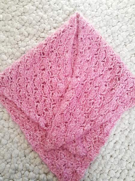 Pinkin värinen pörrö hartiahuivi Jyvaeskylae – foto 1