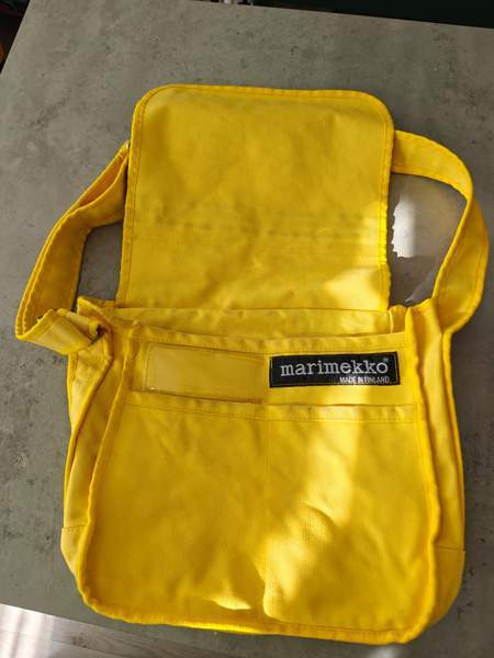 Myydään Marimekon keltainen olkalaukku Seinaejoki – foto 2