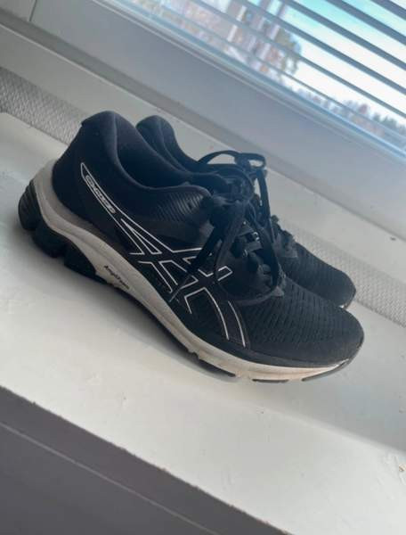 Naisten/lasten lenkkarit Хямеэнлинна - изображение 1