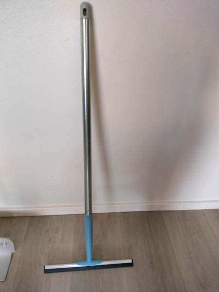 Sini siivoustarvikkeet Vantaa - valokuva 2