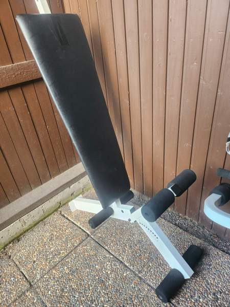 Vähän kikkailua vaativa kuntolaite, vahvat kumilenkit vastuksena. Tampere - valokuva 3