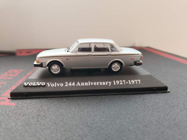 Volvo 244 Anniversary 1927-1977 Порвоо - изображение 1