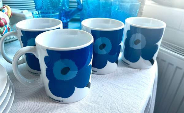 Marimekon kupit ja lautaset Järvenpää - valokuva 1