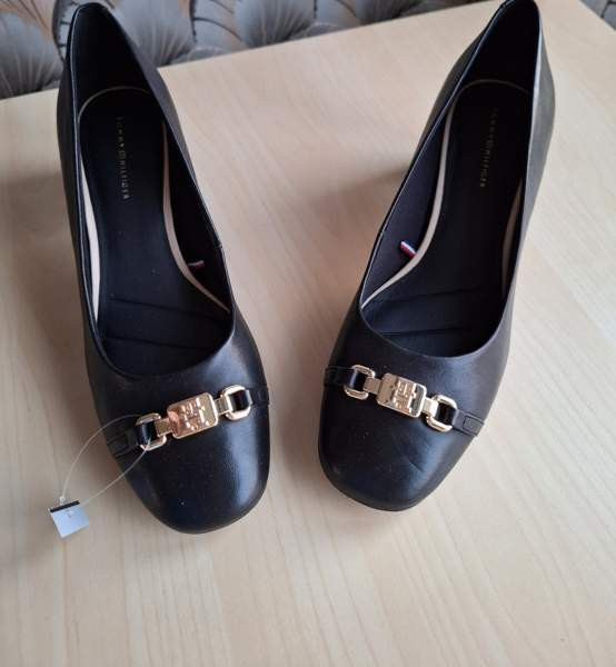 TOMMY HILFIGER UUDET TUMMANSINISET KENGÄT NAHKAA k.40 Helsinki - изображение 1