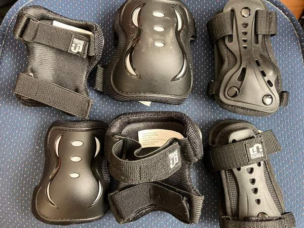 Hang up lasten suojasetti koko L Hattula - valokuva 1