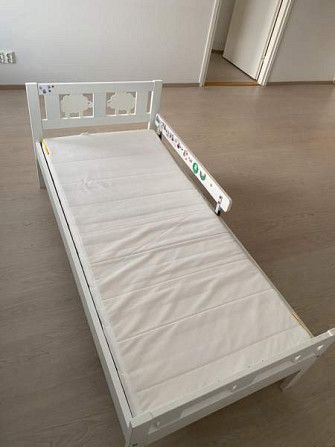 Annetaan Ikean lastensänky + patja (VARATTU) Helsinki - valokuva 2