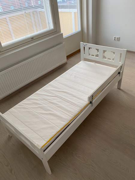 Annetaan Ikean lastensänky + patja (VARATTU) Helsinki - valokuva 1