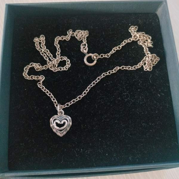 Kalevala talon sydän kaulakoru hopea Jyväskylä - valokuva 1