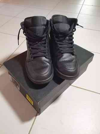 Air Jordan 1 triple black 44 Leppävirta