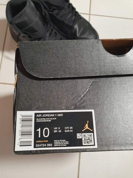Air Jordan 1 triple black 44 Leppävirta - valokuva 2
