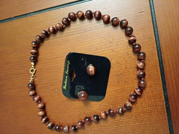 Kaulakoru ja korvakorut,  punainen tiikerinsilmä Kouvola – foto 1