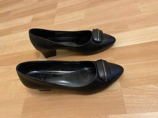 Naisten mustat  korkokengät # 39 Hyvinge - photo 1