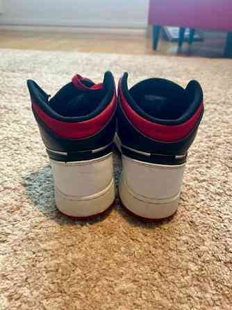 Air Jordan 1 mid Oulu