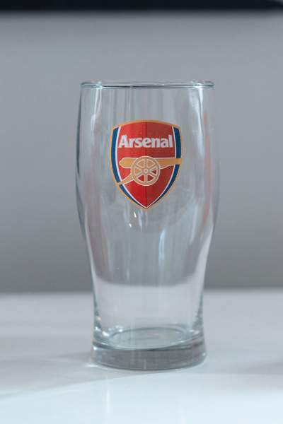 Arsenal mukit, tuoppi, pyyhe, lasinaluset, juomapullo Helsinki - valokuva 7