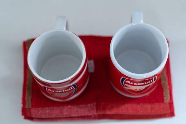 Arsenal mukit, tuoppi, pyyhe, lasinaluset, juomapullo Helsinki - valokuva 3