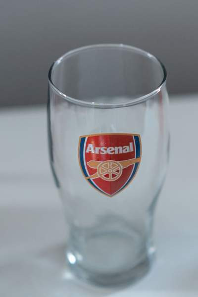 Arsenal mukit, tuoppi, pyyhe, lasinaluset, juomapullo Helsinki - valokuva 6