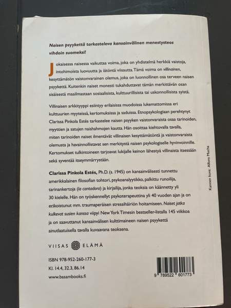 Naiset jotka kulkevat susien kanssa -kirja Helsinki - valokuva 2