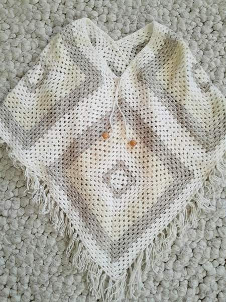 Vaalea neule boncho Jyvaeskylae - photo 1