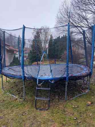 Trampoliini Atom sports Riihimäki