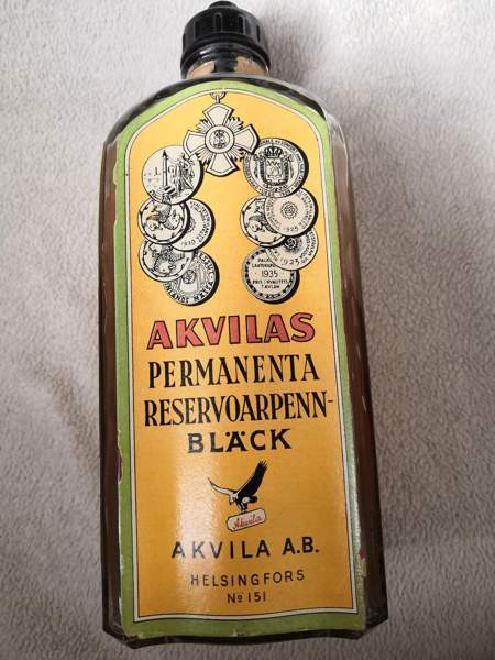 Mustepullo ja sen pentu, kaksi 10 tai 4000 vuotta vanhaa egyptiläispatsasta Rauma – foto 3