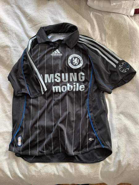 Chelsea FC pelipaita Espoo - valokuva 1