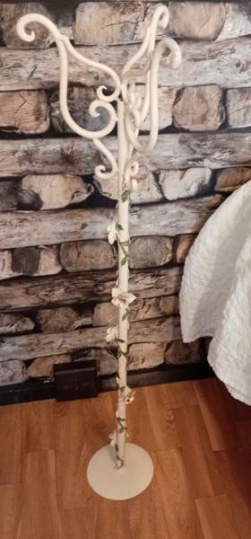 Kukkateline/kukkapylväs. Pori – foto 1