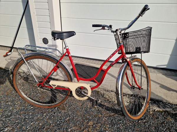 Tunturi "Daami" ja "VIP" Polkupyörät 28", 3-Vaihdetta, jalkajarrut Hämeenkyrö - изображение 1