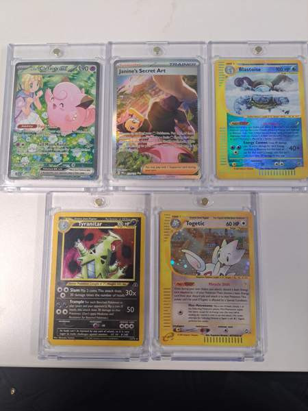 Uusia ja vanhoja pokemon kortteja Pori - valokuva 1