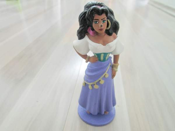 Esmeralda muovinen hahmo Turku - valokuva 1