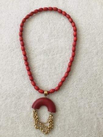 Aarikka punainen kaulakoru Keuruu - valokuva 1