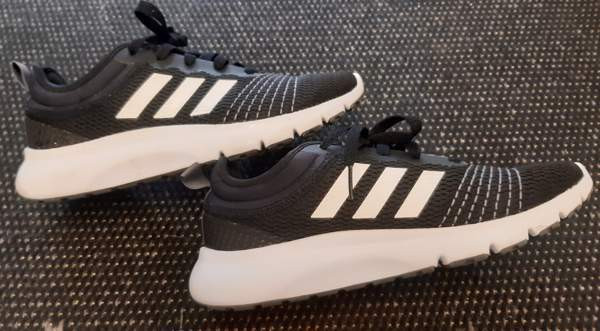 Adidas sisäpelikengät, koko 37 1/3 Riihimäki - valokuva 2