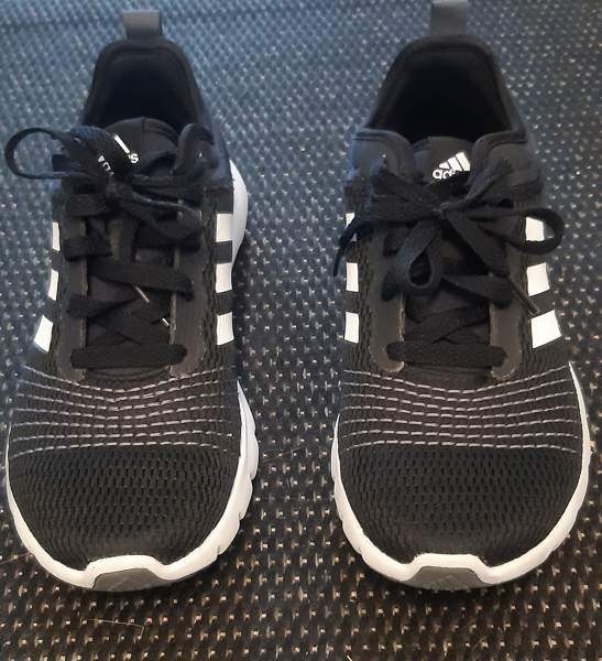 Adidas sisäpelikengät, koko 37 1/3 Riihimaeki – foto 3