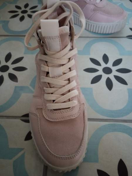 Puuteriroosa Varsitennarit (nahkaa ja mokkaa) Турку - изображение 2