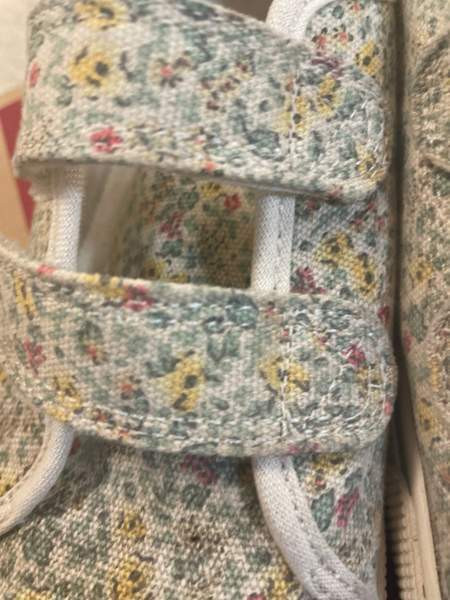 Kankaiset tennarit tarroilla. Kesä saapuu Nurmijaervi - photo 1