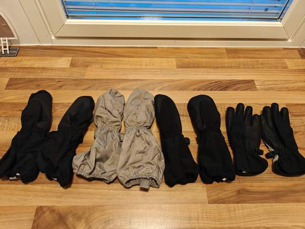 Neljät hanskat välikauteen n. 4-5 -vuotiaalle Пори - изображение 4