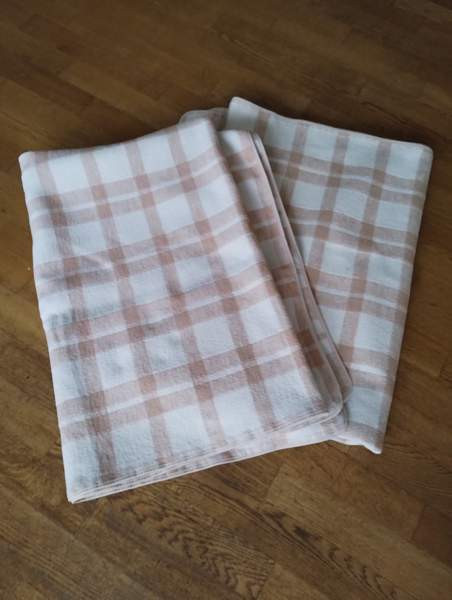 Kaksi vaaleaa puuvillahuopaa Helsinki - изображение 4