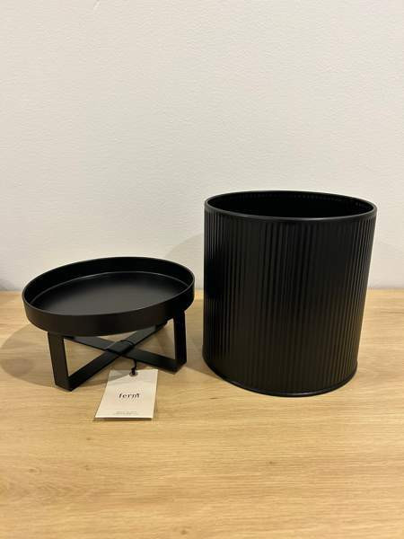 Ferm Living musta Pot-ruukku, pieni Вихти - изображение 3