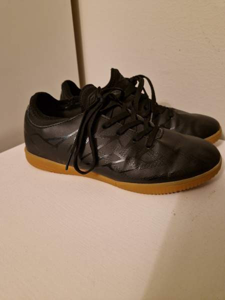 Umbro sisäpelikengät Тампере - изображение 2