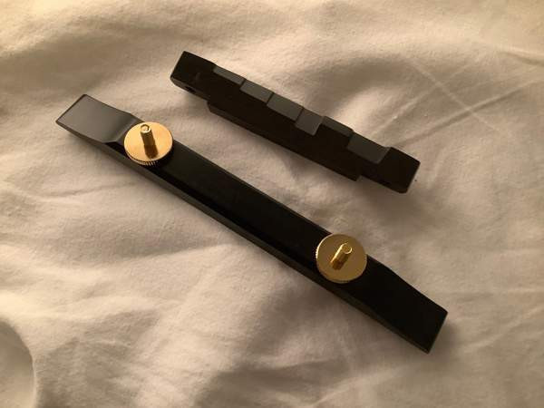 Hosco Arch Top Guitar Bridge Ebony and Brass F-2804 Turku – foto 2