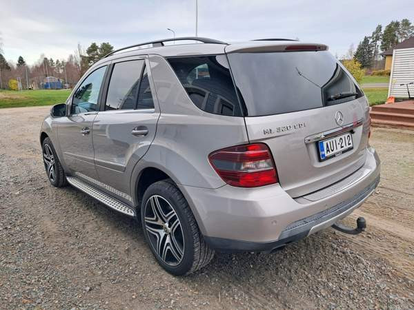 Mercedes-Benz ML Toholampi - valokuva 3