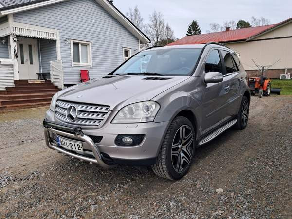 Mercedes-Benz ML Toholampi - valokuva 2