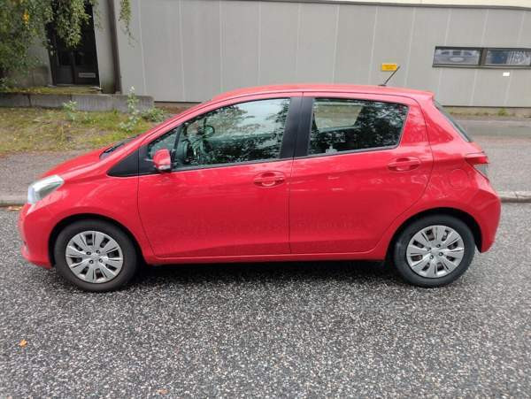 Toyota Yaris Vantaa - valokuva 6