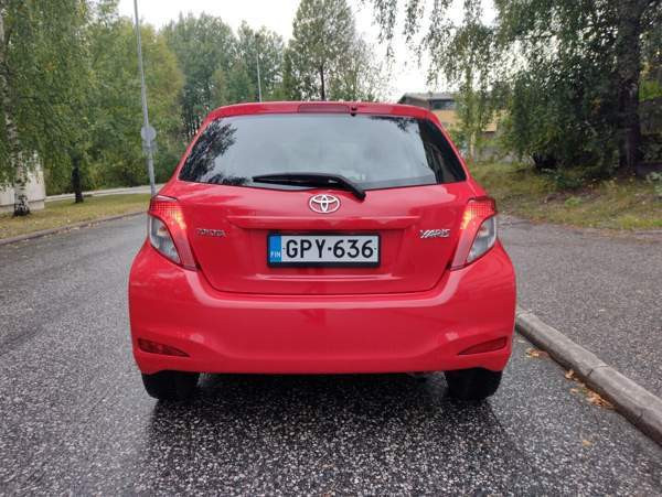 Toyota Yaris Vantaa - valokuva 8