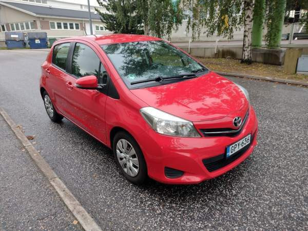 Toyota Yaris Vantaa - valokuva 2