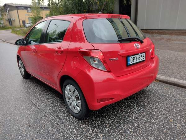 Toyota Yaris Vantaa - valokuva 4
